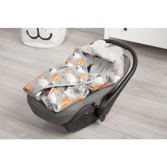 Soojakott vankrisse/turvatool "Mountains high" 90x90 cm 