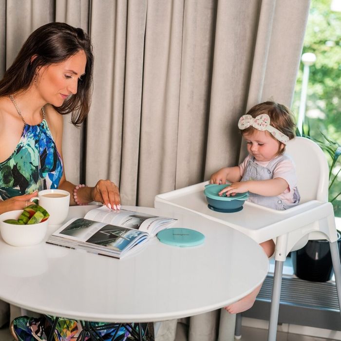 Babyono kleepuva põhjaga kauss koos kaanega sinine 