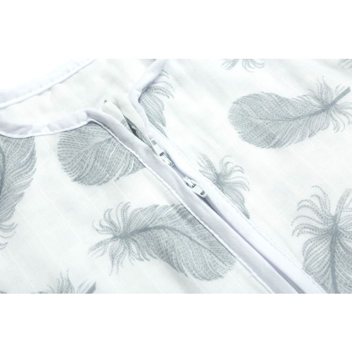  Magamiskott musliin beebile  "Feathers" M