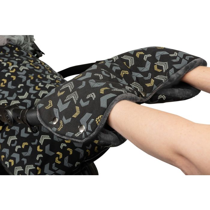 Kindad ja muhvid vankrisangele  "Bundle up" must