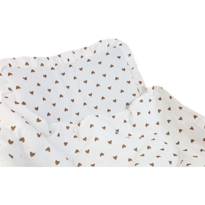 Musliinist beebitekk "Love" ja padi 