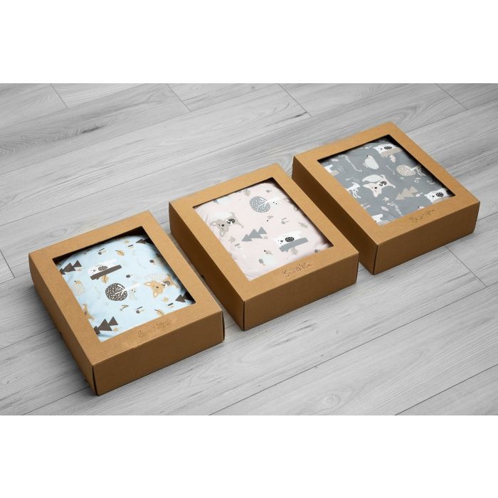 Muslino ir medvilnės pledukas ir pagalvė kūdikiui "Friends" melsvas 